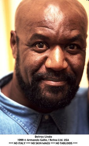 Delroy Lindo and Tobey Maguire in Miramax 39 s The Cider House Rules ...