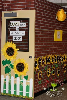 ... Bee Classroom Door Decoration » Meet The Teacher Bulletin Board