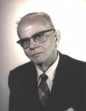 Frederick Loomis, fully Sir Frederick Oscar Warren Loomis