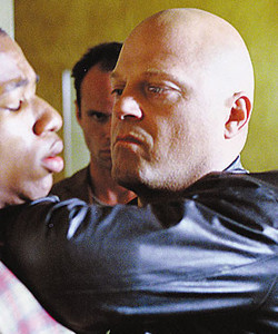 Vic Mackey ist die Hauptfigur der Serie “The Shield”. Ein Cop der ...