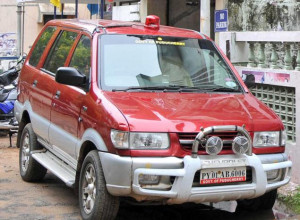 Why should so many VIPs flash red light, asks Supreme Court?