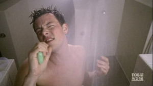 Cory-Monteith-singing-in-the-shower.jpg