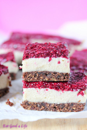 Raw vegan Vanilla raspberry cheesecake