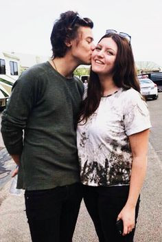 Harry Styles Kiss Cheek