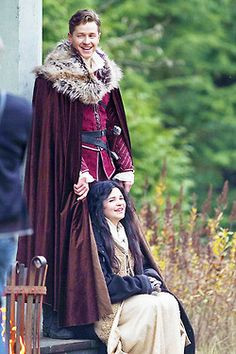 Ginnifer Goodwin as Snow White and Josh Dallas as Prince Charming on ...