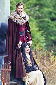 Ginnifer Goodwin as Snow White and Josh Dallas as Prince Charming on ...