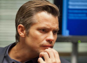 ... await Raylan Givens (Timothy Olyphant) in Season 3 of 'Justified