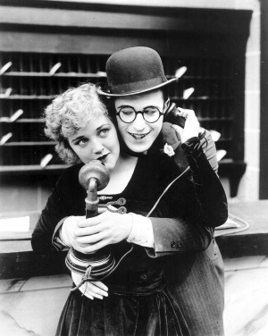 Mildred Davis y Harold Lloyd en “Harold, el nuevo doctor”, 1920