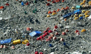 Mount Everest: no room at the top as rubbish and bodies litter the ...