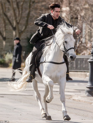 Watch out! Colin Farrell galloped through the streets of Brooklyn, New ...