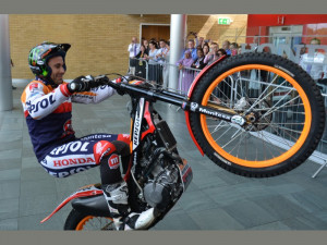 Trials News Bou And Fujinami Take Win Apiece Honda Home