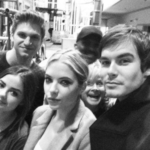 The 'Pretty Little Liars' cast filming on the final day of season 5 ...