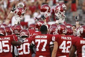 Displaying (18) Gallery Images For Football Team Huddle Chants...