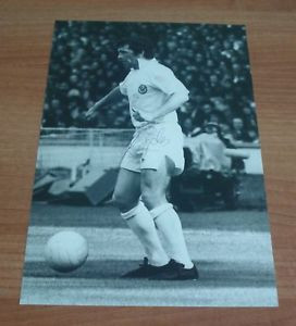 JOHNNY GILES GENUINE HAND SIGNED PHOTO LEEDS UNITED