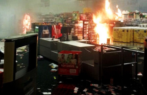 The post Ferguson Protesters Honor Michael Brown’s Memory By Looting ...