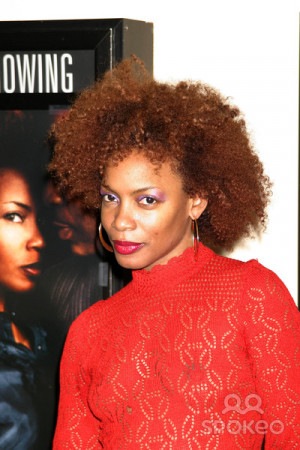 Usa Aunjanue Ellis Attends