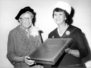 ... Roosevelt with the Mary McLeod Bethune Human Rights Award in 1960