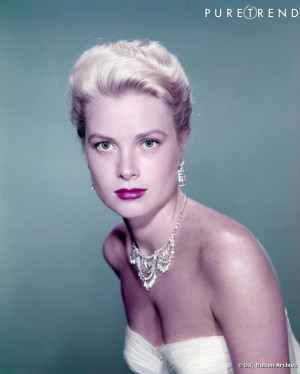 La princesse Grace Kelly de Monaco porte avec élégance les parures ...