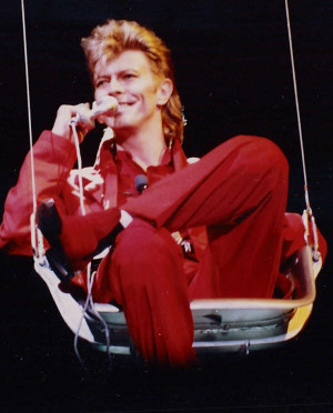 Description BowieRaR87.jpg