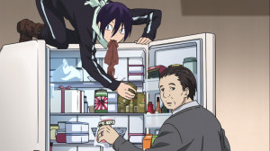 Yato stealing food from Hiyori's fridge