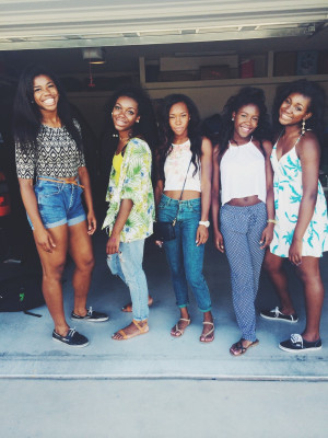 All Nigerians From left to right IG names -@olaayaahurdd @nativechi @ ...