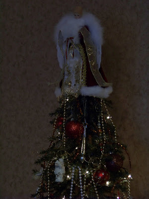 Now my dining room tree. This adds some sparkle to the room. I love ...