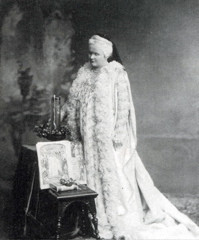 Queen Elizabeth of Romania Princess Pauline Elisabeth Ottilie Louise ...