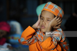 visually impaired student prays at The Foundation for The Education ...