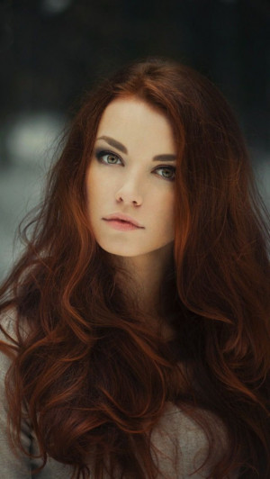 have always wished I could dye my hair this auburn color.. so ...