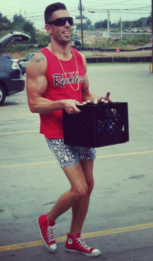 18 Guys who should probably stop skipping leg day.