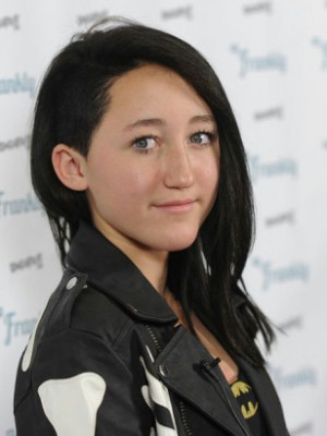 noah cyrus noah-cyrus-youtube-star-h_img_...