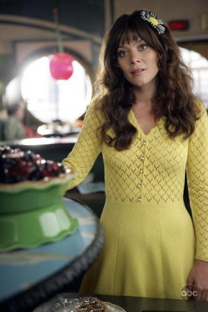 Still of Anna Friel in Pushing Daisies --- I so want this knit yellow ...