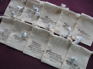SET OF 25 Famous Love Quotes Muslin Wedding Favor Bags or Candy Buffet ...