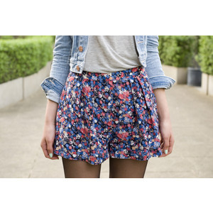 Cocaine nose and trendy clothes †