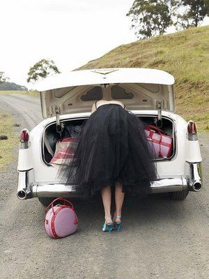love vintage luggage and vintage cars - perfect!