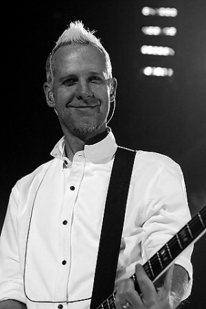 Tom Dumont Mobile Wallpaper