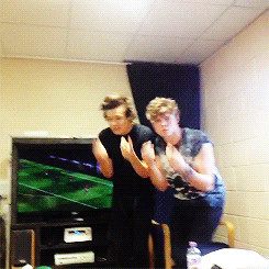 ... dance hot guys Harry Styles backstage Ashton Irwin 5 Seconds of Summer