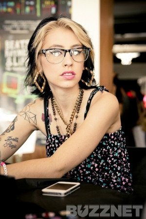 Kreayshawn Talks Cats Style And Eyeliner With Buzz Before The Vmas