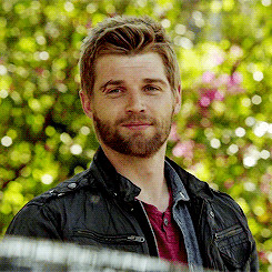 Mike Vogel as Dale Barbara GIF hunt (140+)