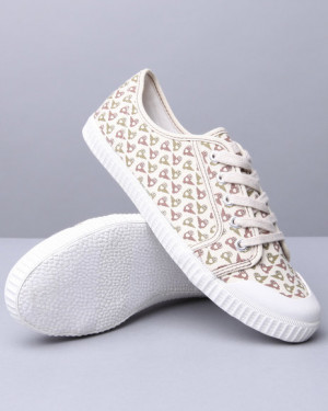 Hayley :), Owl tennis shoes…..got to have them!!!