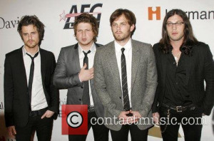 kings_of_leon_2279589.jpg