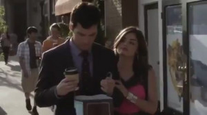 pretty-little-liars-clip-gifts-from-aria.jpg
