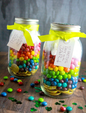 Gold coins at the bottom, Skittles and marshmallows on top… so cute.
