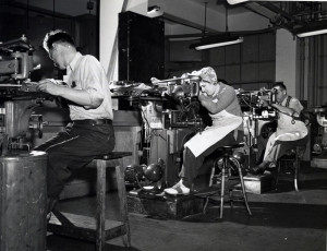 Production workers, New York Navy Yard Ordnance Machine Shop, 1945 ...