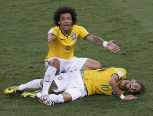 Neymar tiene una fractura transversal de la tercera vértebra lumbar y ...