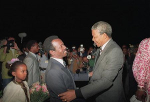 Nelson Mandela greating Mengestu 1990
