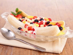 Breakfast Banana Split: 1 sm banana, peeled and halved lengthwise 1 ...
