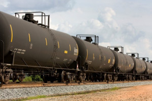Canada, U.S. Safety Agencies Urge Fast Action on Oil-by-Rail Cars