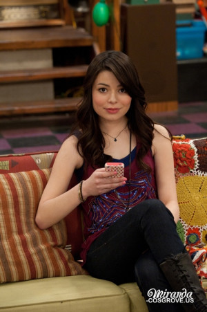 About this Spot: Miranda Cosgrove was spotted crossing her legs.