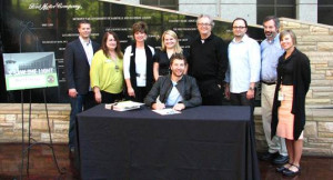 Brett Eldredge CMHOF Member